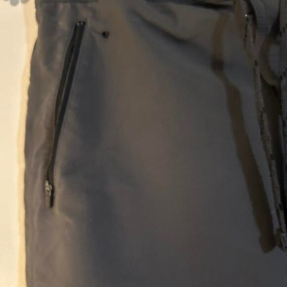 The north face grey shorts - Picture 3 of 5